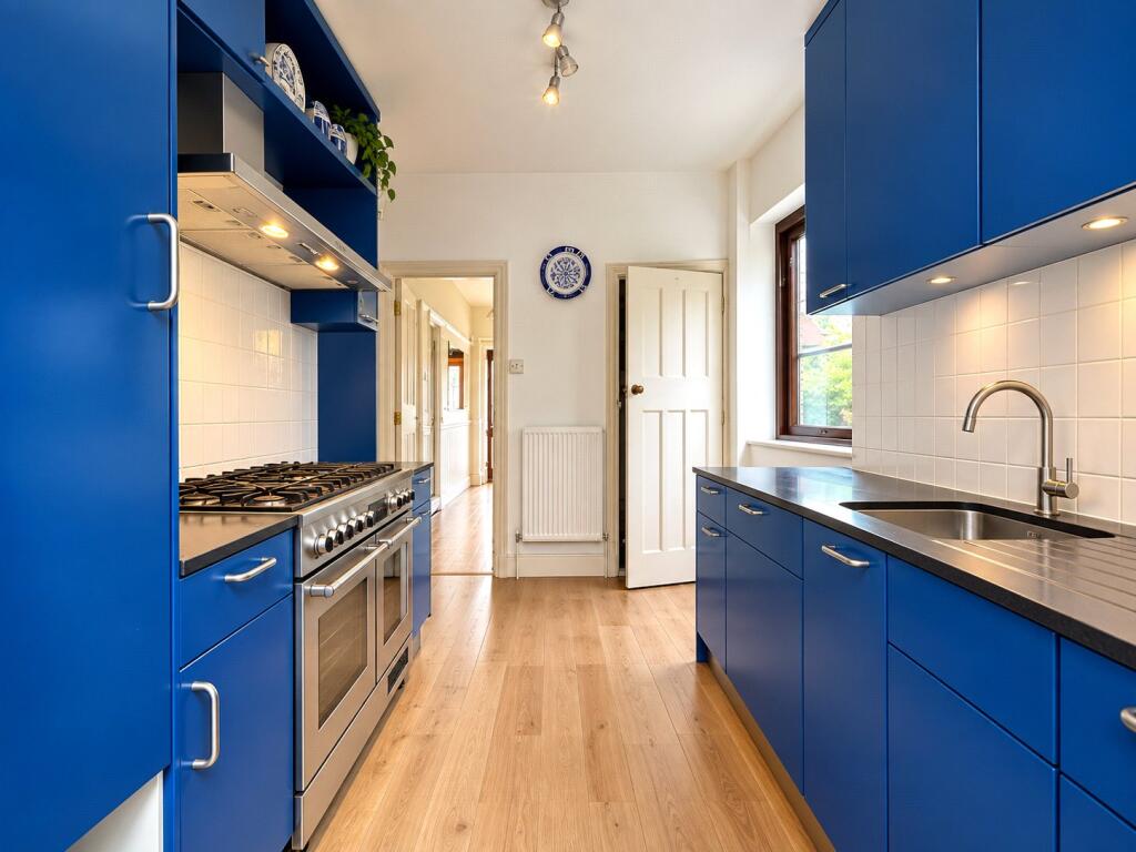 House in London - View 4