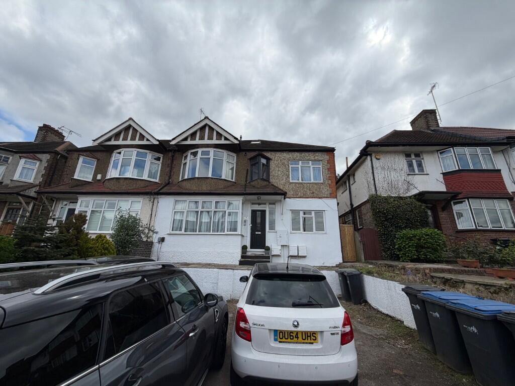 Main image of property: Winchmore Hill Road, London, N14