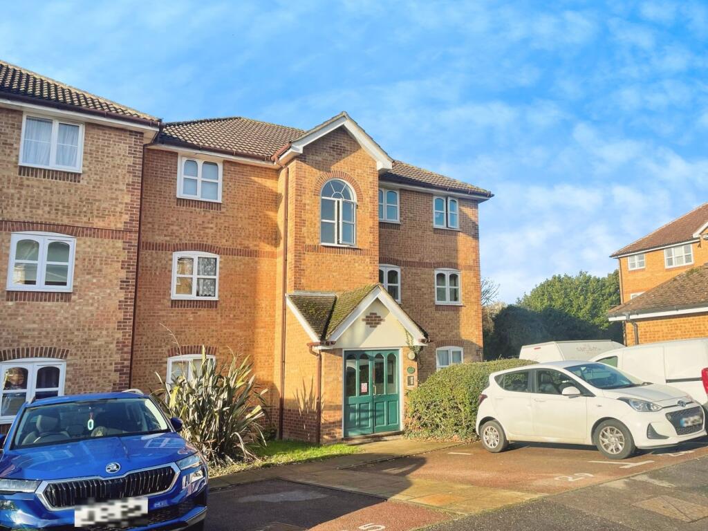 Main image of property: Worcester Gardens, Slough, SL1
