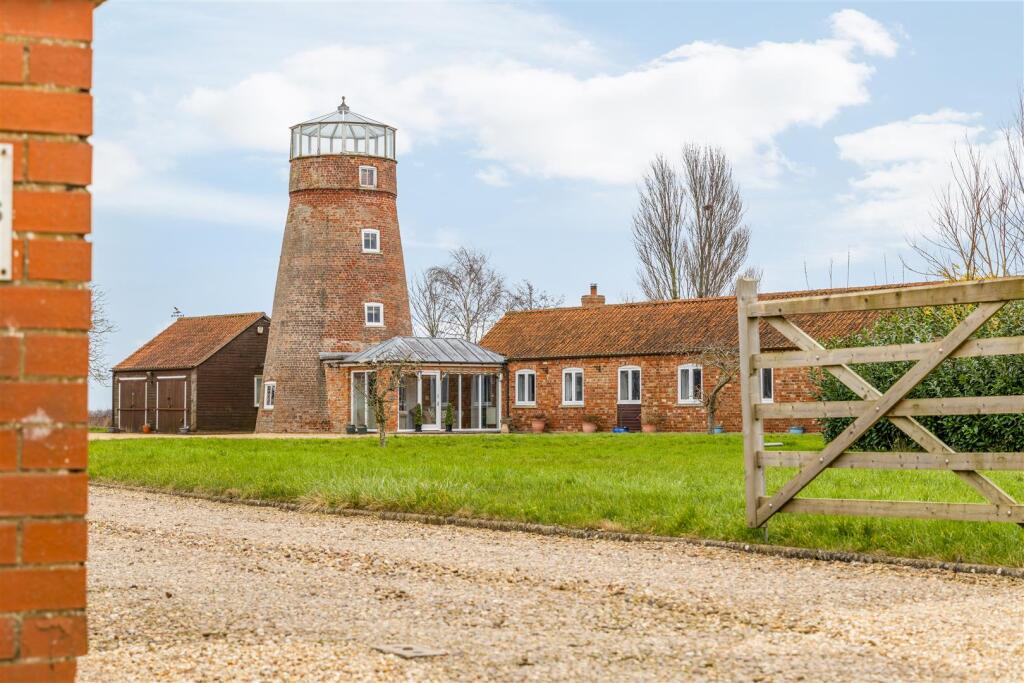 Main image of property: Mill Lane, Wrangle, Boston