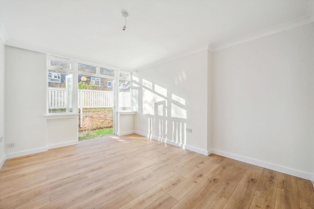 Main image of property: Gloucester Court, Swan Street, Southwark, London, SE1