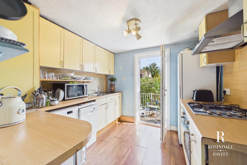 Apartment in Sutton - View 4