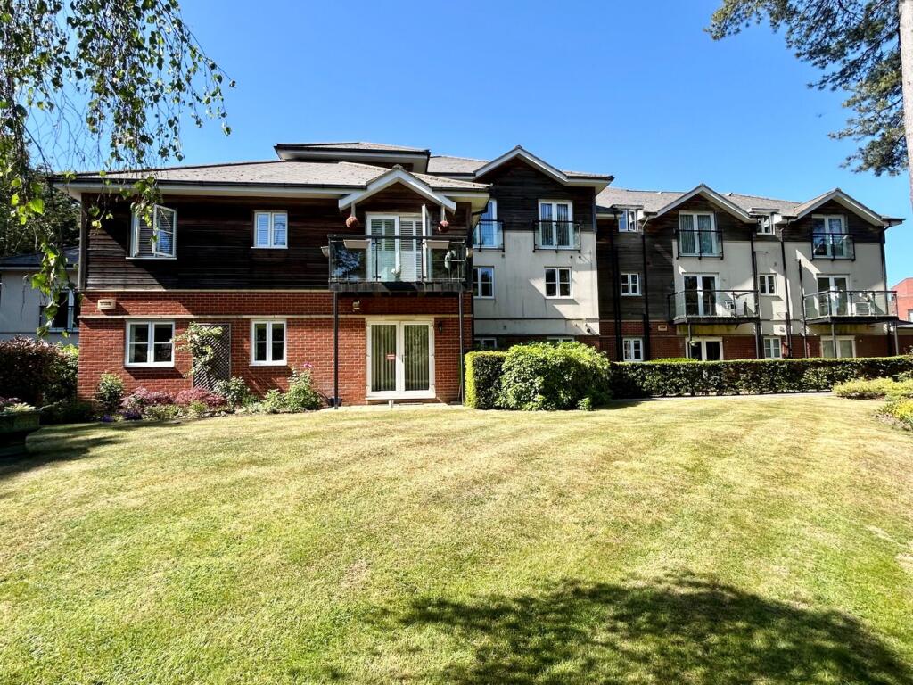 2-bed flat on Lindsay Road, BRANKSOME PARK, BH13, £215,000