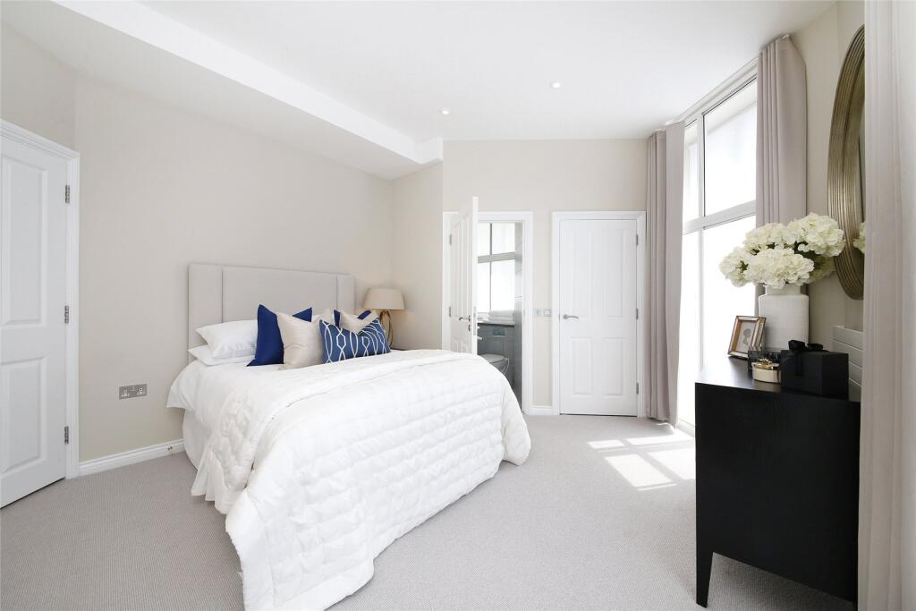 Apartment in London - View 3