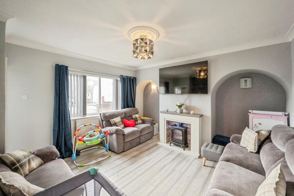 House in Doncaster, Bircotes - View 2