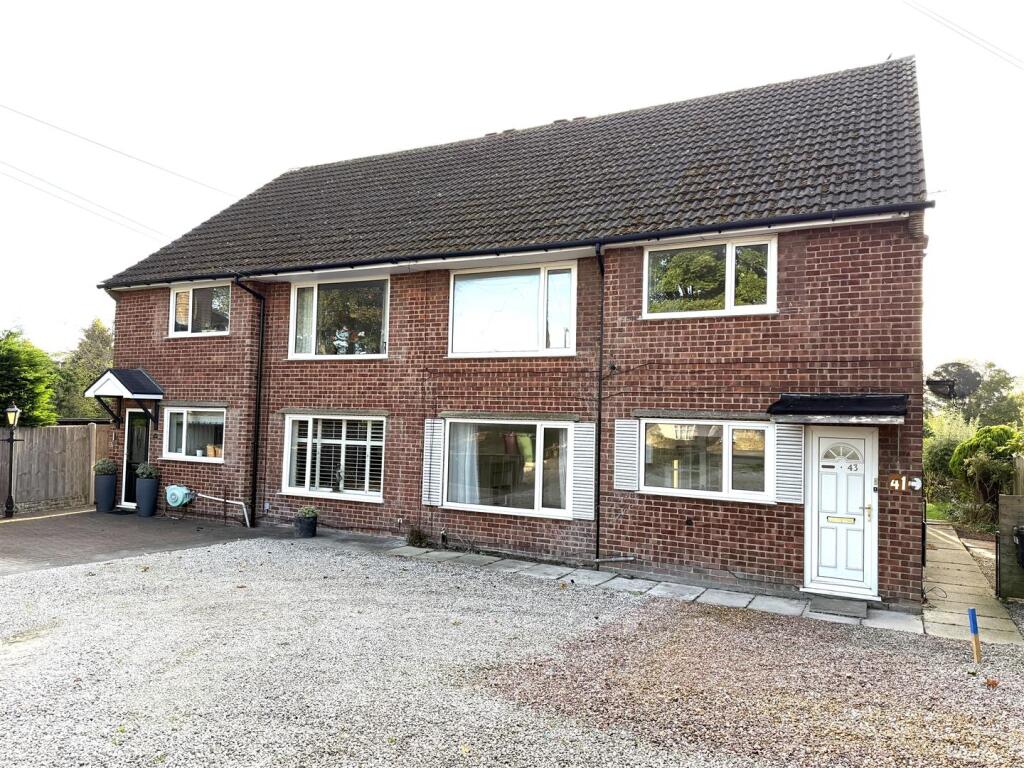 Main image of property: Cutthorpe Road, Chesterfield, Derbyshire, S42