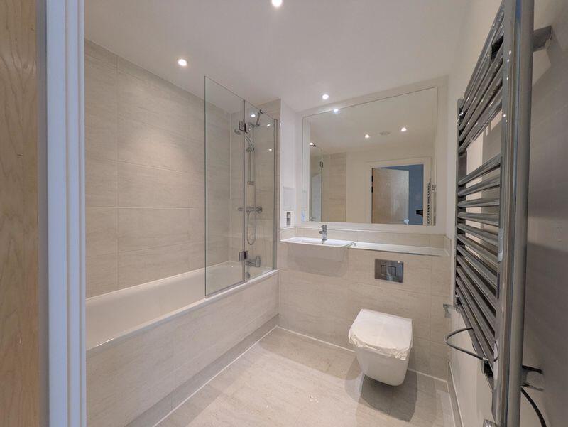 Apartment in London - More