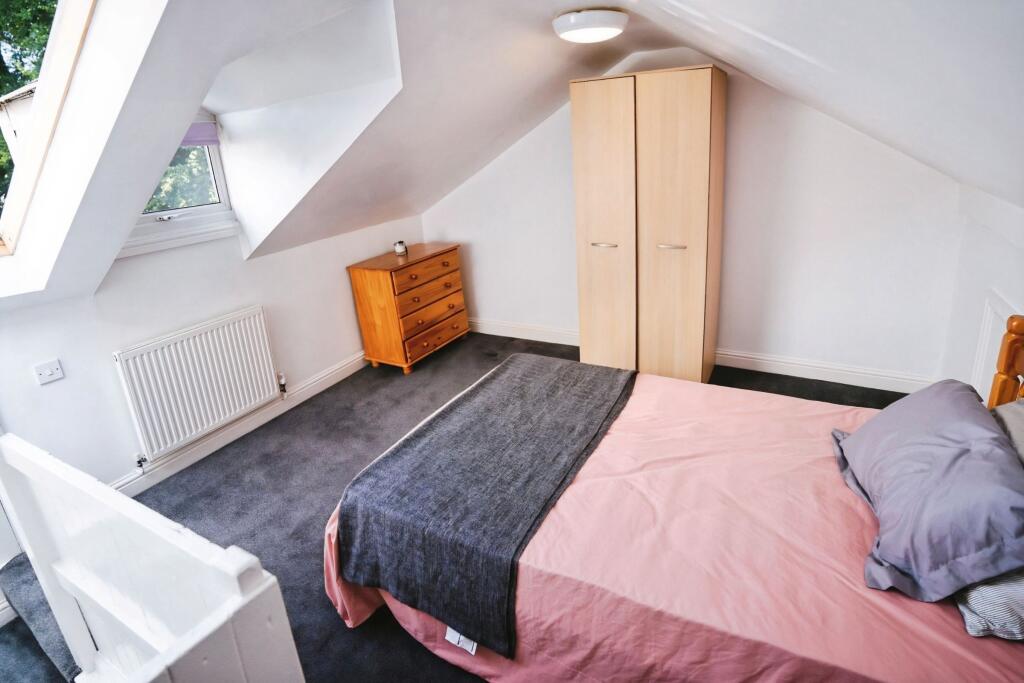 House in Sheffield, Broomfield, Broomhall - More