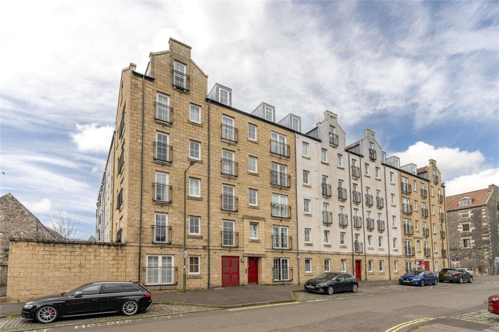 Main image of property: 8/1 Giles Street, Edinburgh, EH6