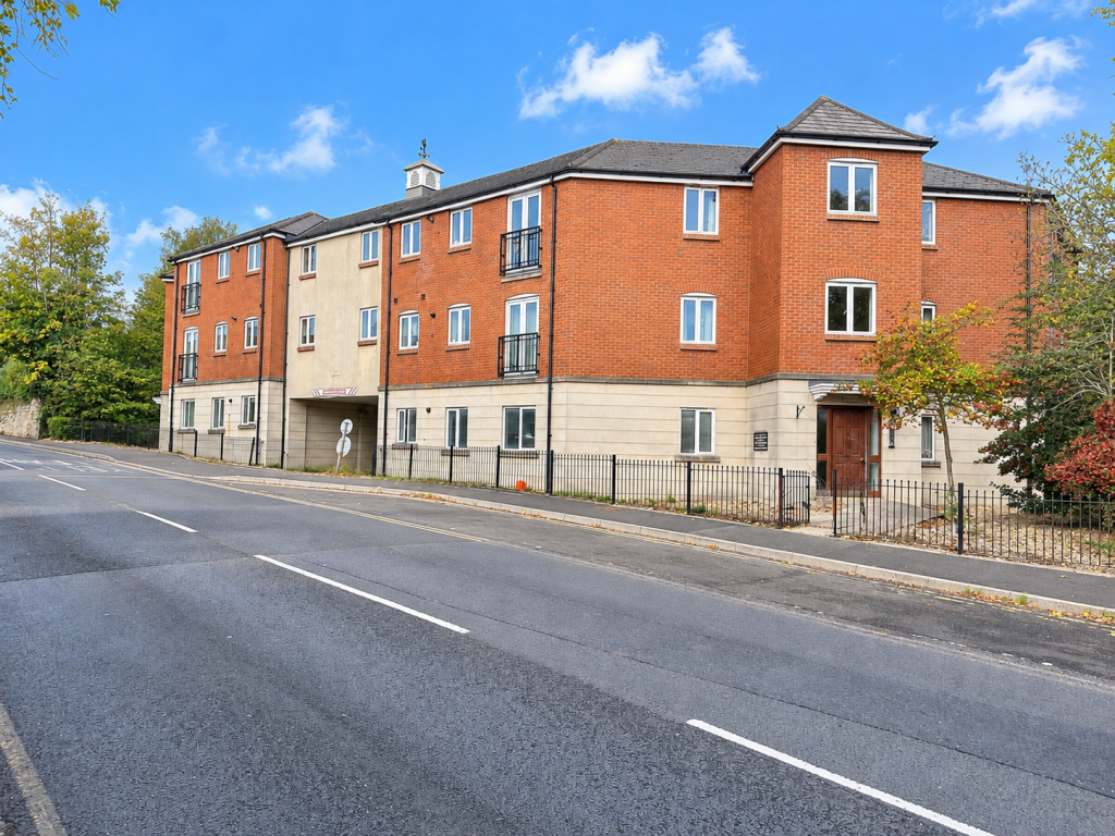 1-bed flat on Somerset Court, Preston Road, BA21, £110,000