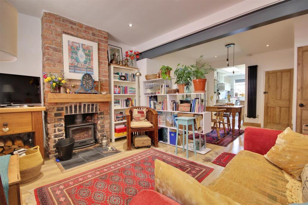 Norwood Far Grove, Beverley photo 2