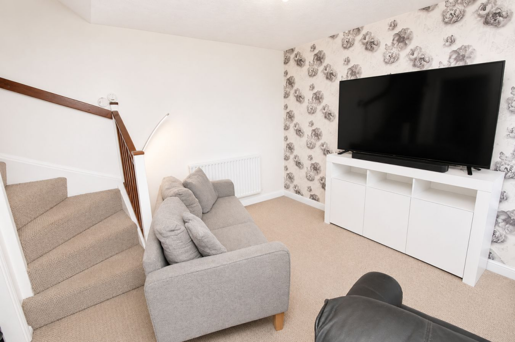 Astral Close, Lower Stondon, Henlow, SG16 photo 4