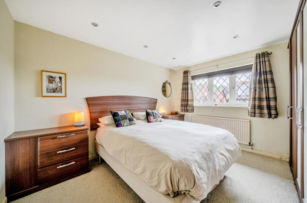 Armadale Road, Woking, Surrey, GU21 - More