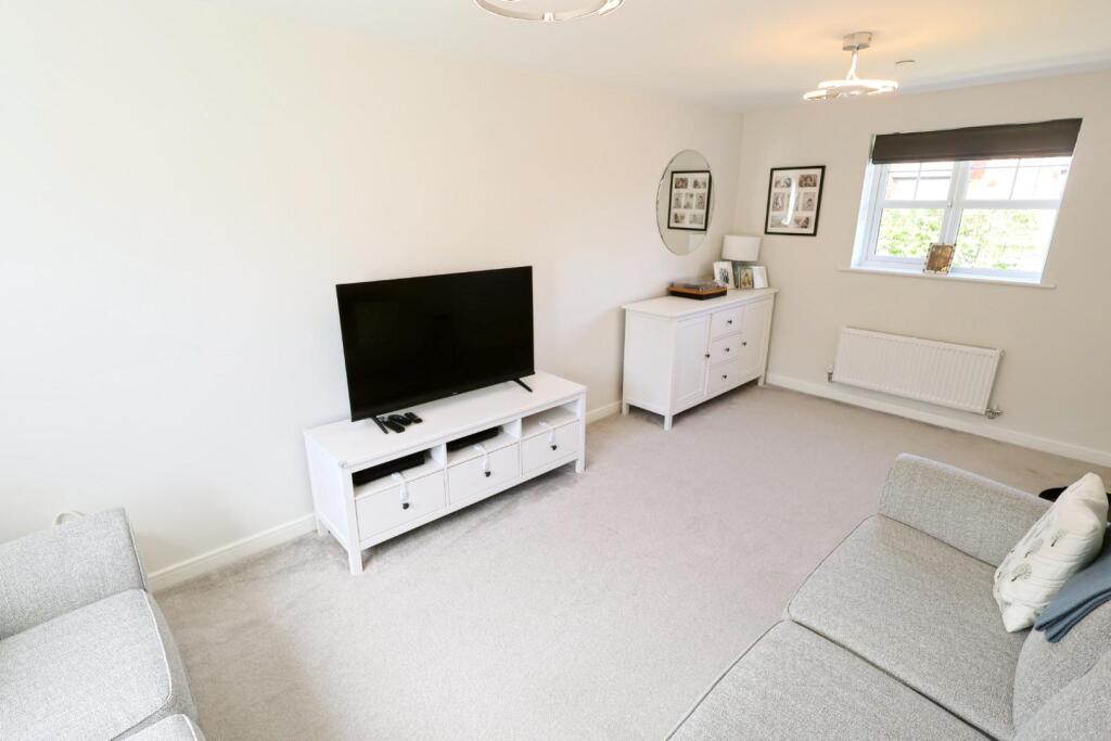 House in Llay - View 5