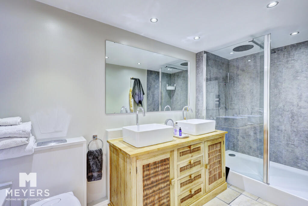 Apartment in Bournemouth - More