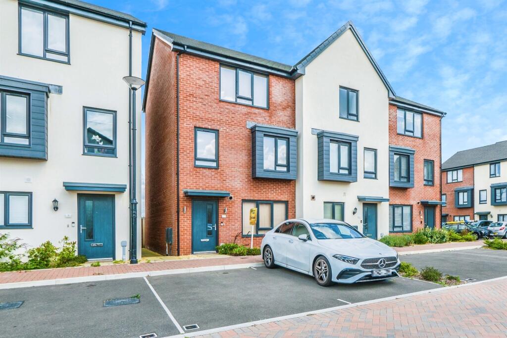 Main image of property: Ffordd Darwin, BARRY