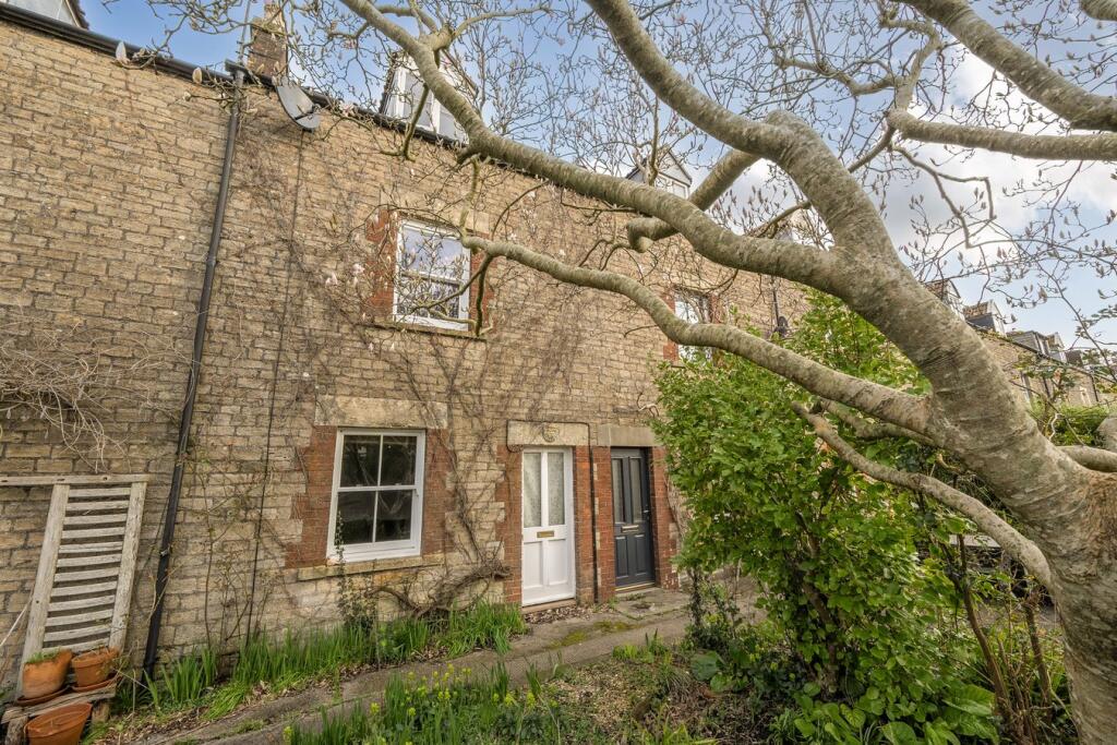 3-bed terraced on Keyford Gardens, Frome, BA11, £465,000