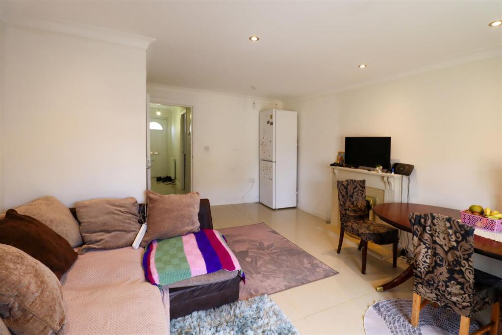 House in East Cambridgeshire, Ely - More
