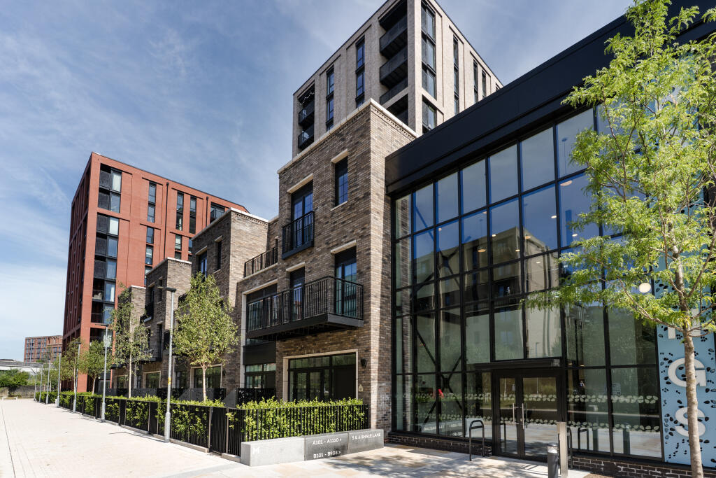 Main image of property: Railings, Middlewood Locks, M5