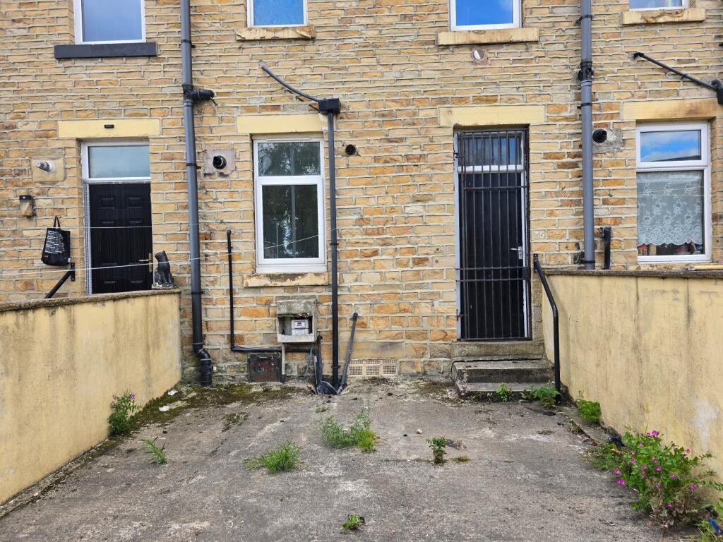 House in Bradford - View 2