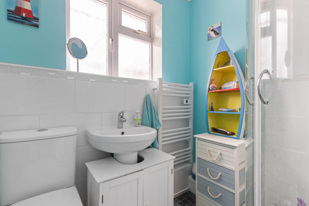 Sandymount Close, Bognor Regis, West Sussex - More
