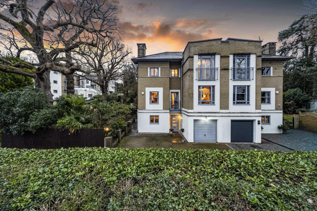 Main image of property: Linden Fields, Tunbridge Wells, TN2