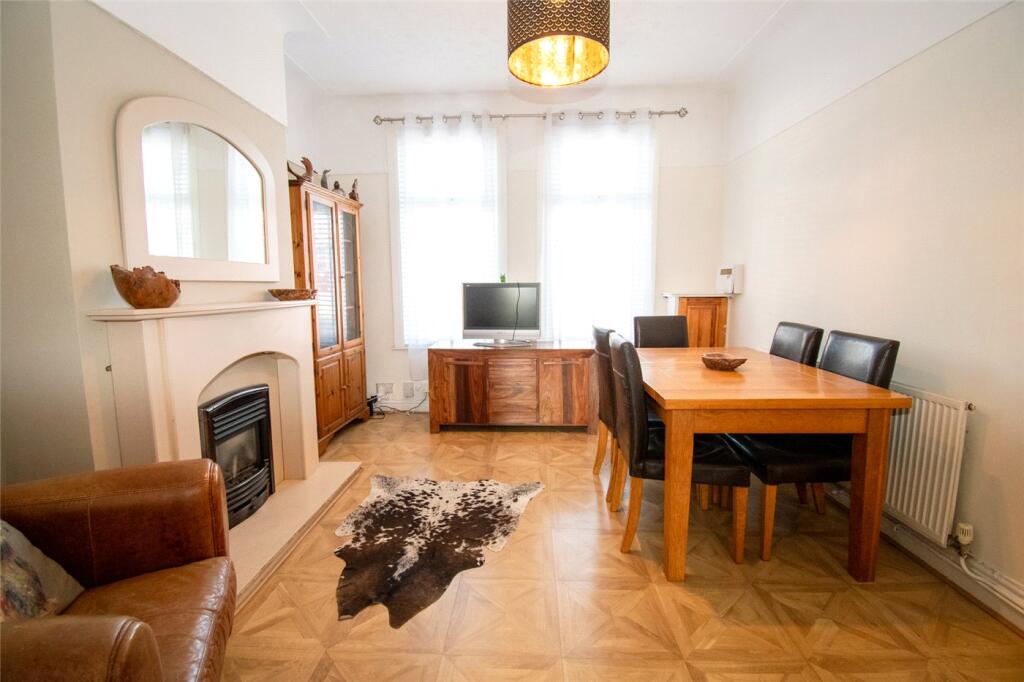 House in Wirral, Liverpool City Region - View 5