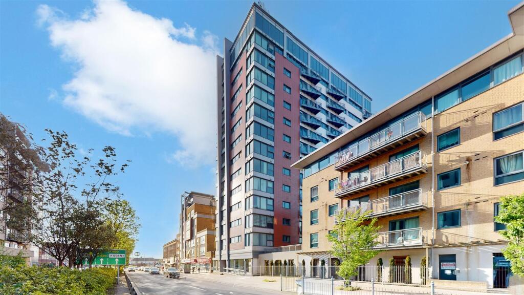 Main image of property: City Gate House, Eastern Avenue, Ilford, IG2