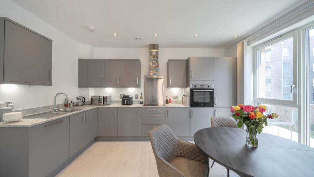 Apartment in London - More