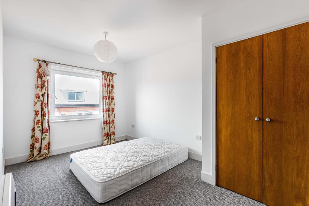 Apartment in St Albans - View 4