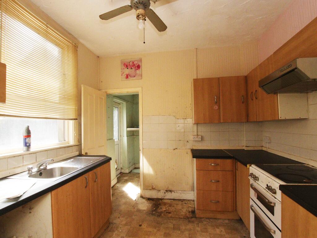 Woodland Terrace, Caerphilly, CF83 4DQ photo 3