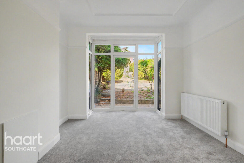 House in London, Brunswick Park - View 5