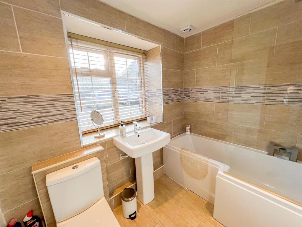 House in Newcastle upon Tyne - More
