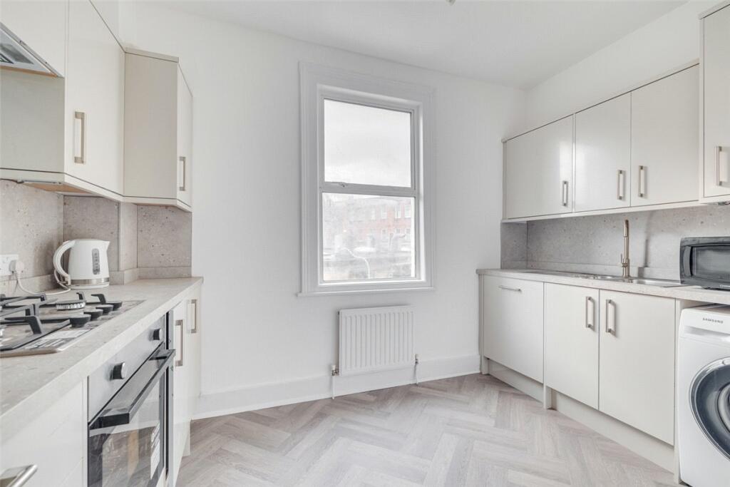 Apartment in London - View 2