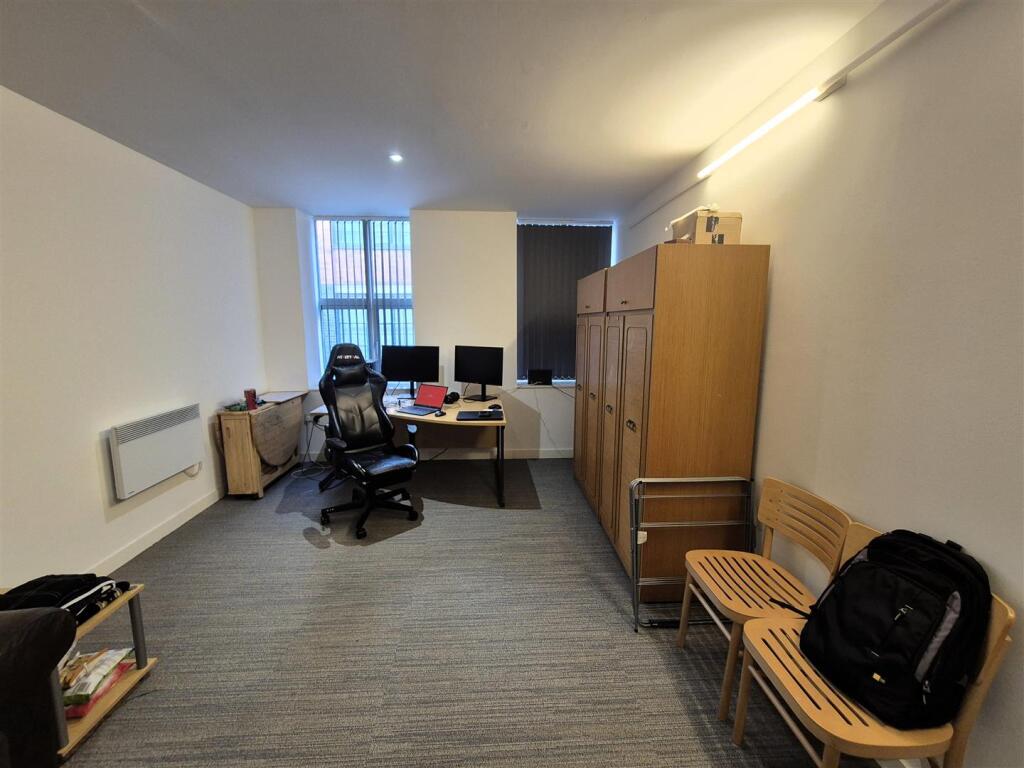 Apartment in Leicester - More