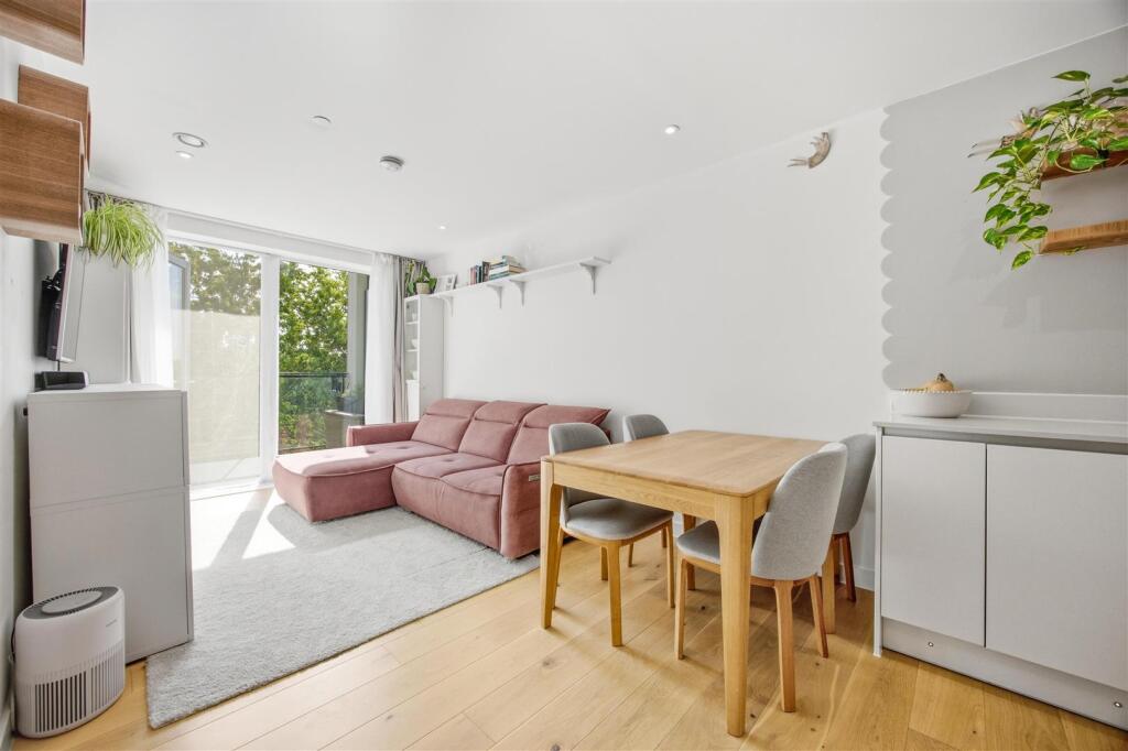 Main image of property: Hornchurch Road, Uxbridge, UB10