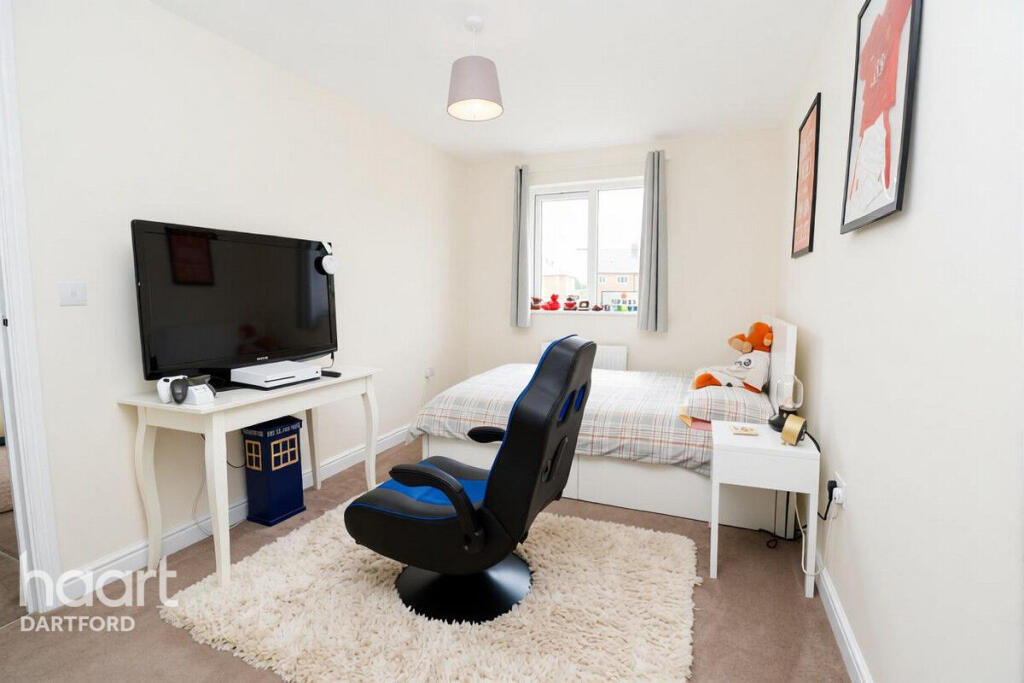 House in Dartford - More