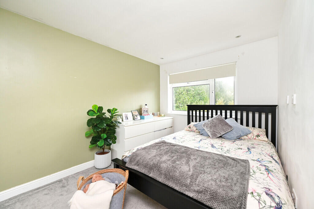 House in Sandhurst - More