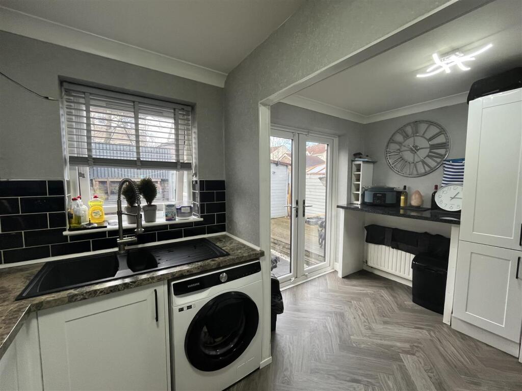 Additional image 7 of Sanderson Avenue, Bradford