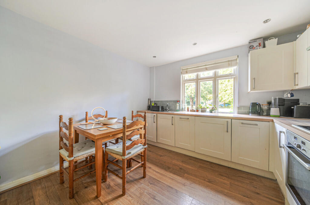 House in Orpington, Broom Hill, Goddington - View 5