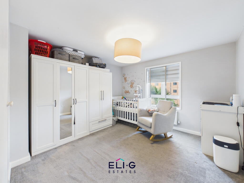 Apartment in London, Hendon - More