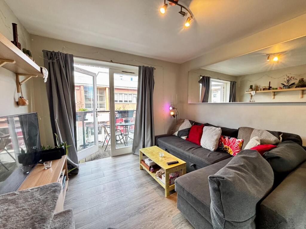 Apartment in Bristol, Stokes Croft, St Paul's - View 3