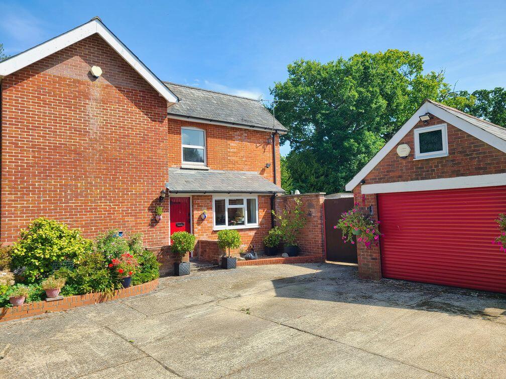 House in New Forest, Pollards Moor, Copythorne - More