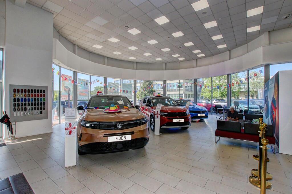 Vauxhall, Beaumont Road, Banbury, Oxfordshire OX16 photo 3