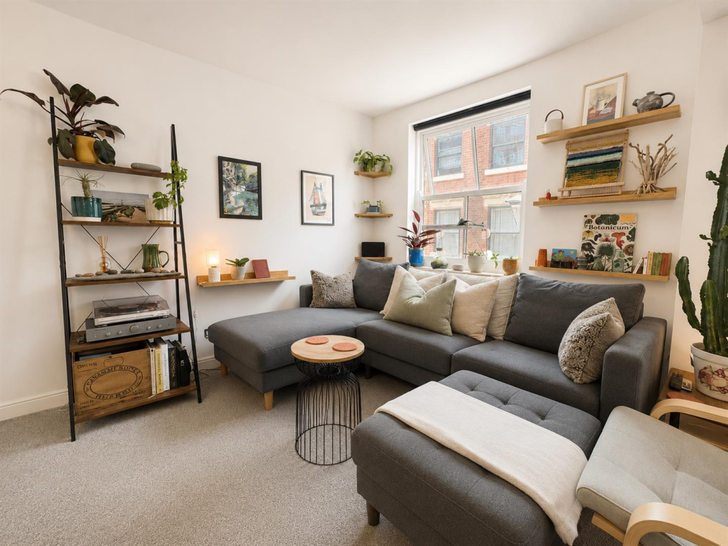 Apartment in Stockport, Portwood - View 5