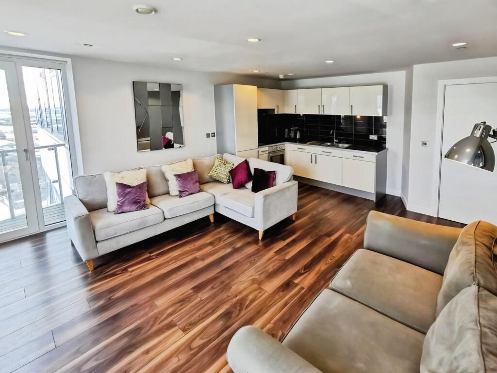 Apartment in Manchester - View 5