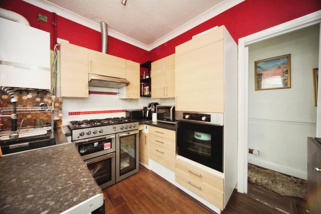 Exton Avenue, Luton photo 3
