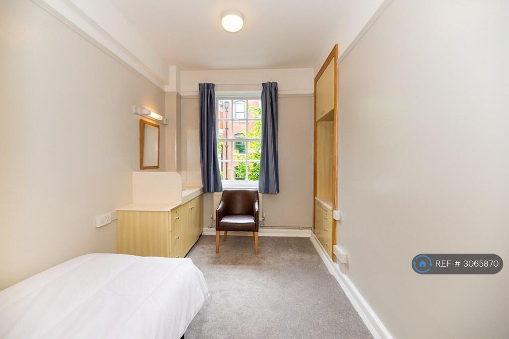House in London, City of Westminster - View 2