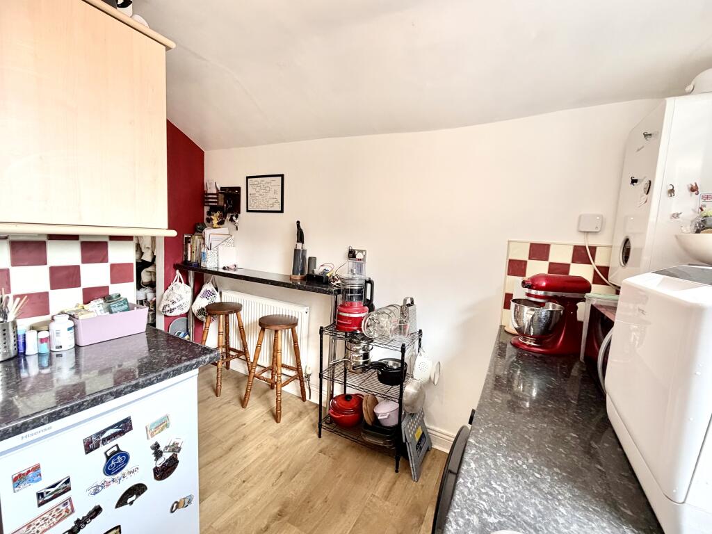Apartment in Cardiff, Adamsdown - View 5