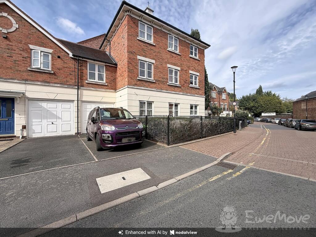 Main image of property: 45 Lion Court, Worcester, WR1 1UT